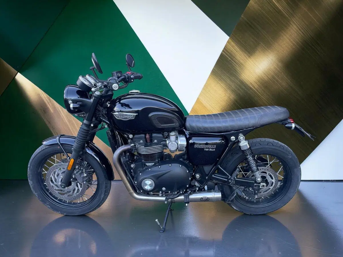 Triumph Bonneville T120 Black (2017 - 20) (2)