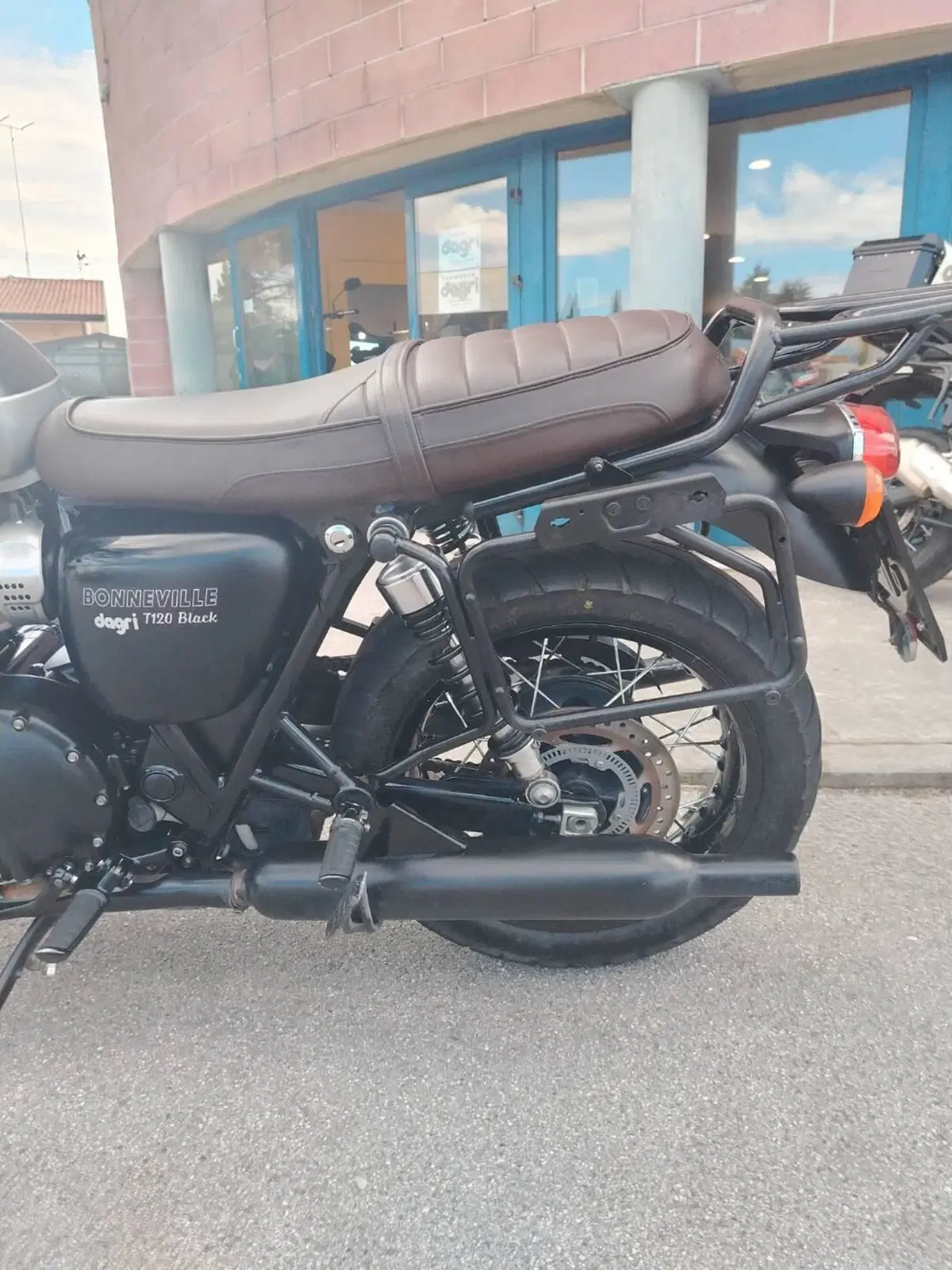 Triumph Bonneville T120 Black (2021 - 25) (3)