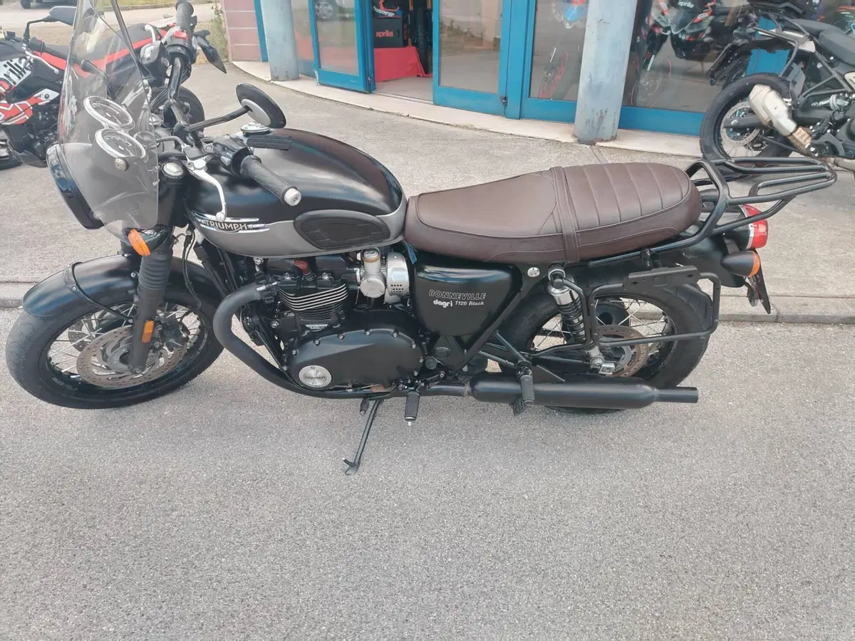Triumph Bonneville T120 Black (2021 - 25) (9)