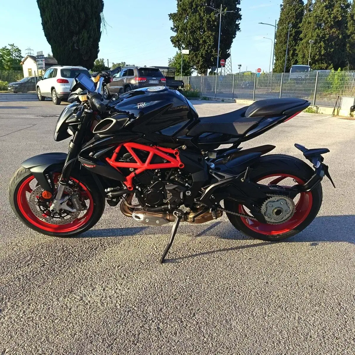 MV Agusta Brutale 800 (2026) (7)
