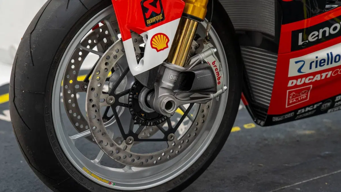 Ducati Panigale V4 Bautista 2022 World Champion Replica (2023) (15)