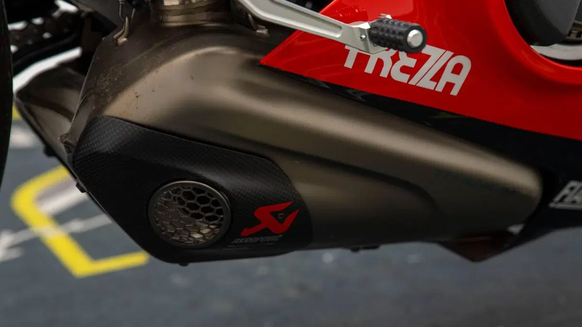 Ducati Panigale V4 Bautista 2022 World Champion Replica (2023) (19)