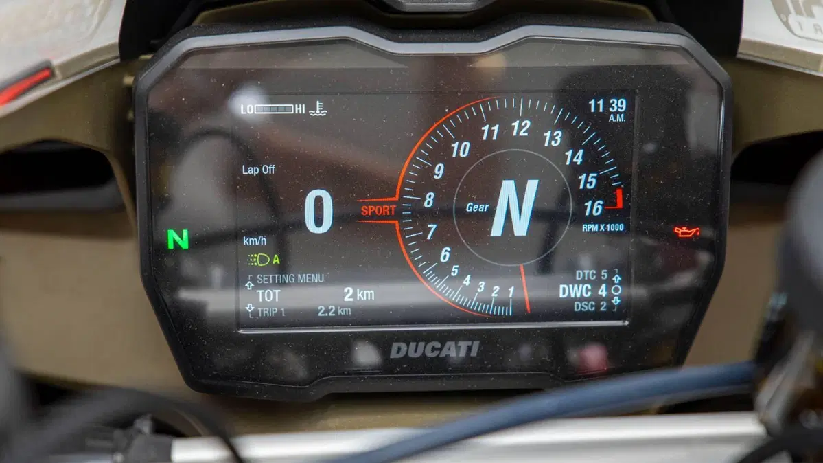 Ducati Panigale V4 Bautista 2022 World Champion Replica (2023) (20)