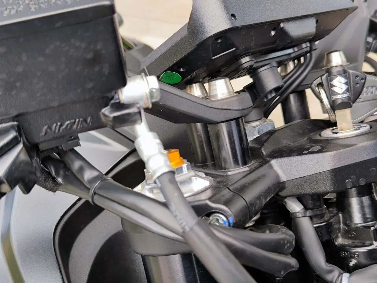 Suzuki GSX-8R (2024 - 26) (13)