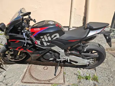 Aprilia RSV4 1100 Factory (2021 - 24) usata