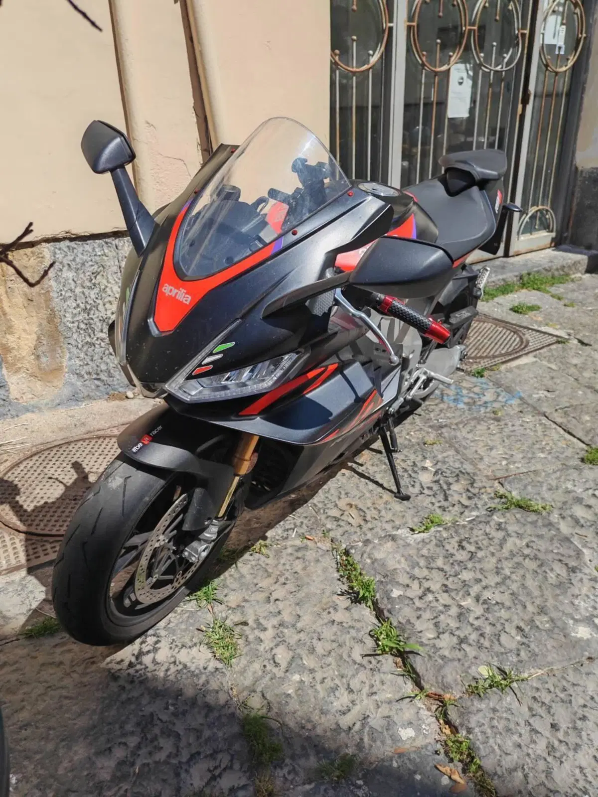 Aprilia RSV4 1100 Factory (2021 - 24) (7)