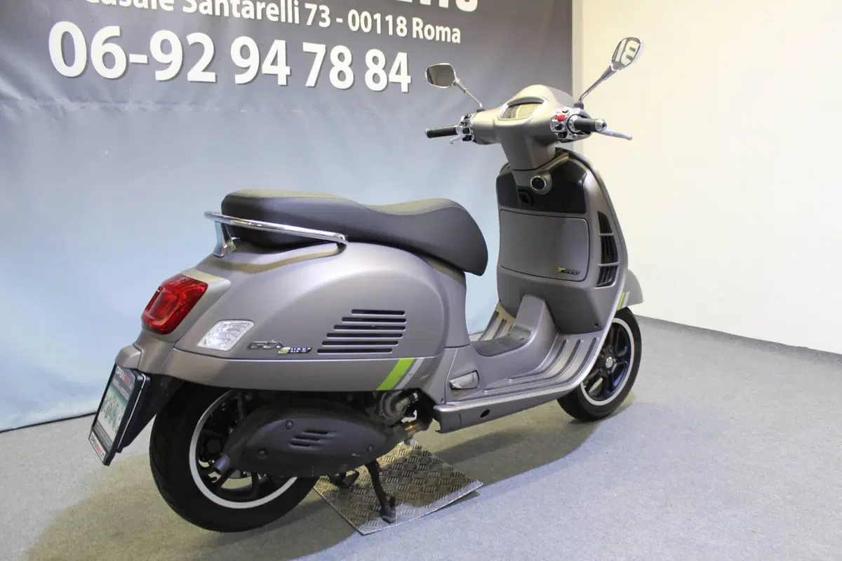 Vespa GTS 300 Super Tech (2023 - 24) (4)