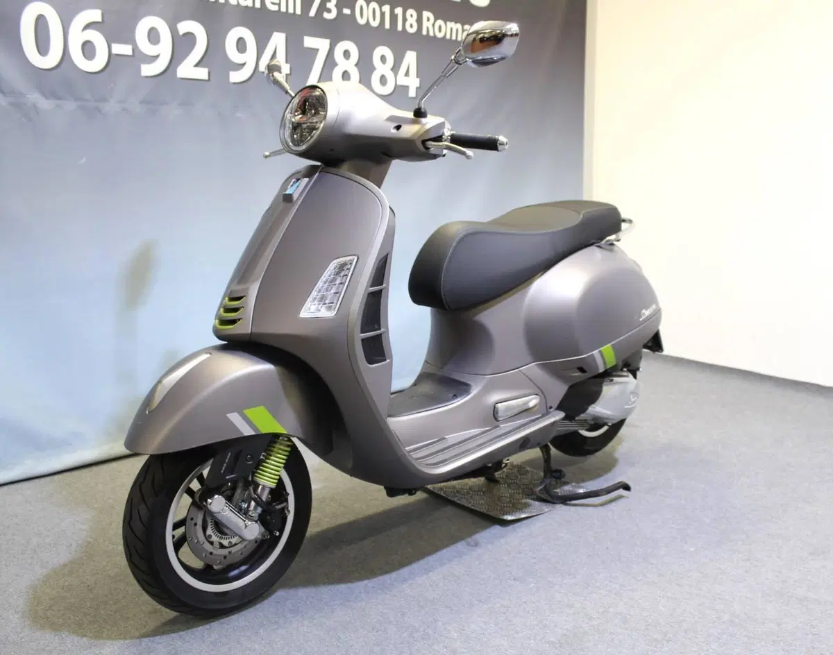 Vespa GTS 300 Super Tech (2023 - 24) (12)