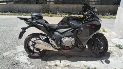 Honda VFR 1200 F ABS (2009 - 16) usata