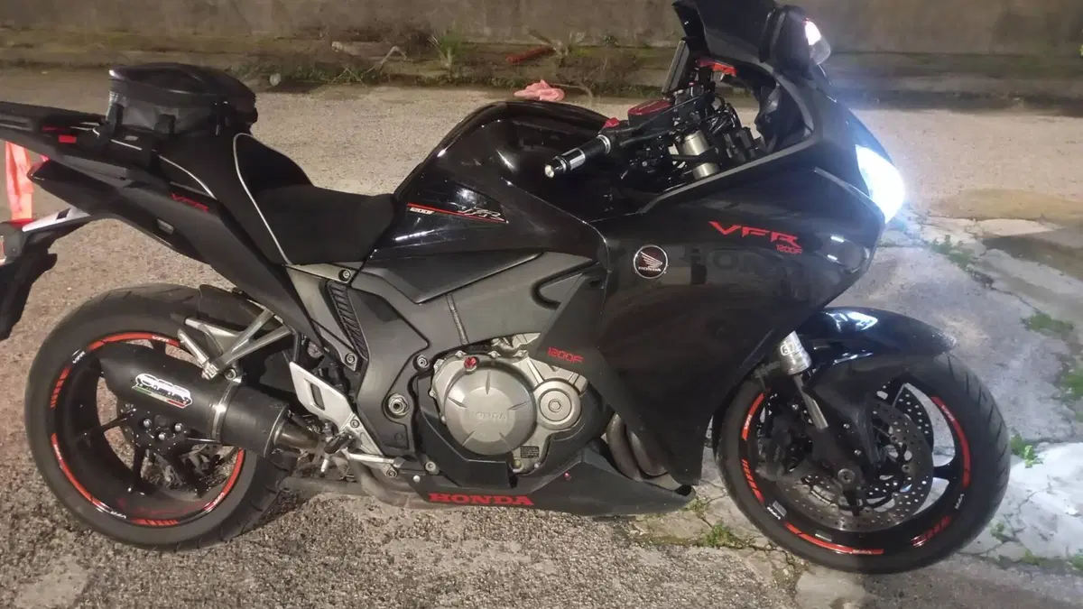 Honda VFR 1200 F ABS (2009 - 16) (5)