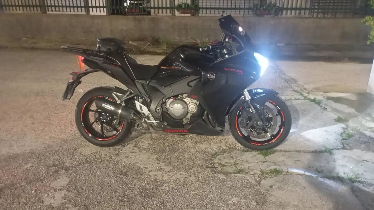 Honda VFR 1200 F ABS (2009 - 16) (6)