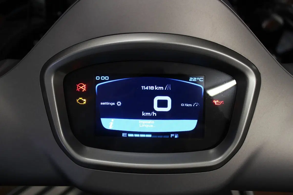 Vespa GTS 300 Super Tech (2023 - 24) (3)