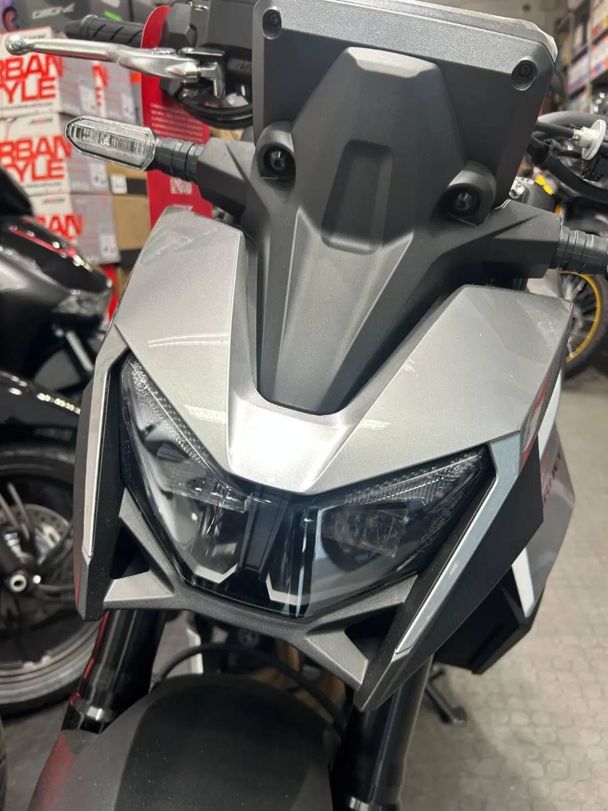 Honda CB 750 Hornet (2026) (3)