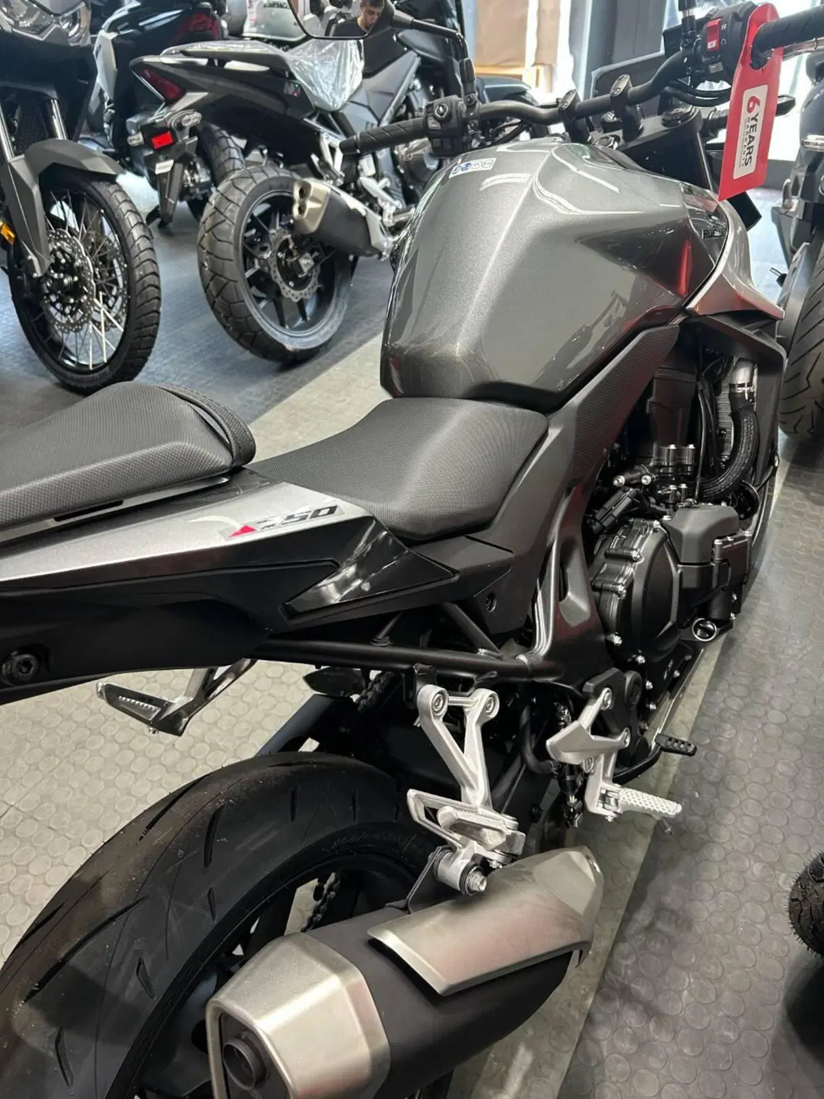 Honda CB 750 Hornet (2026) (5)