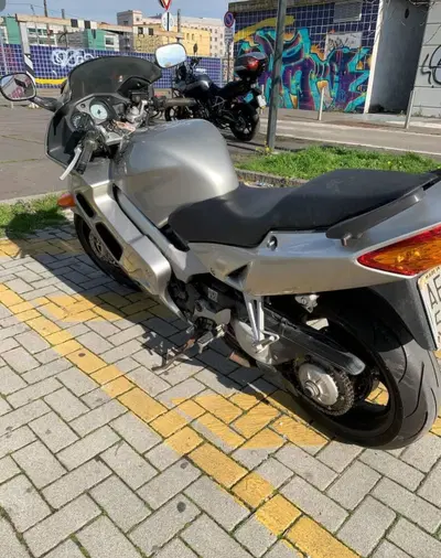 Honda VFR 800 (1998 - 01) usata