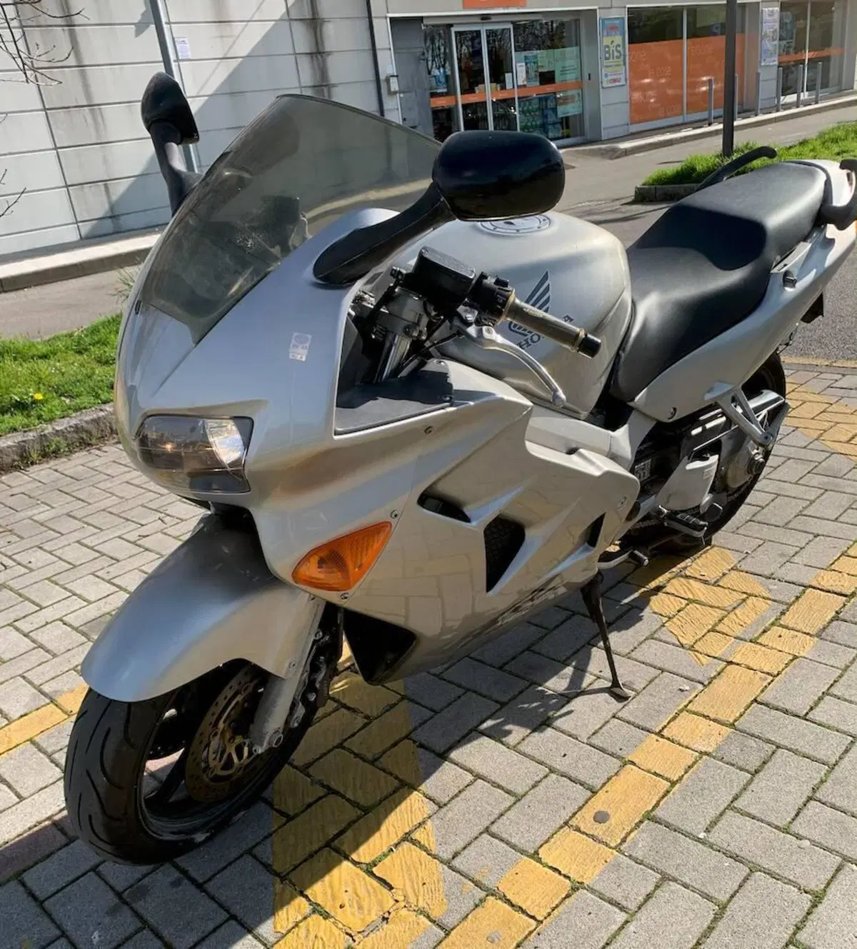 Honda VFR 800 (1998 - 01) (2)