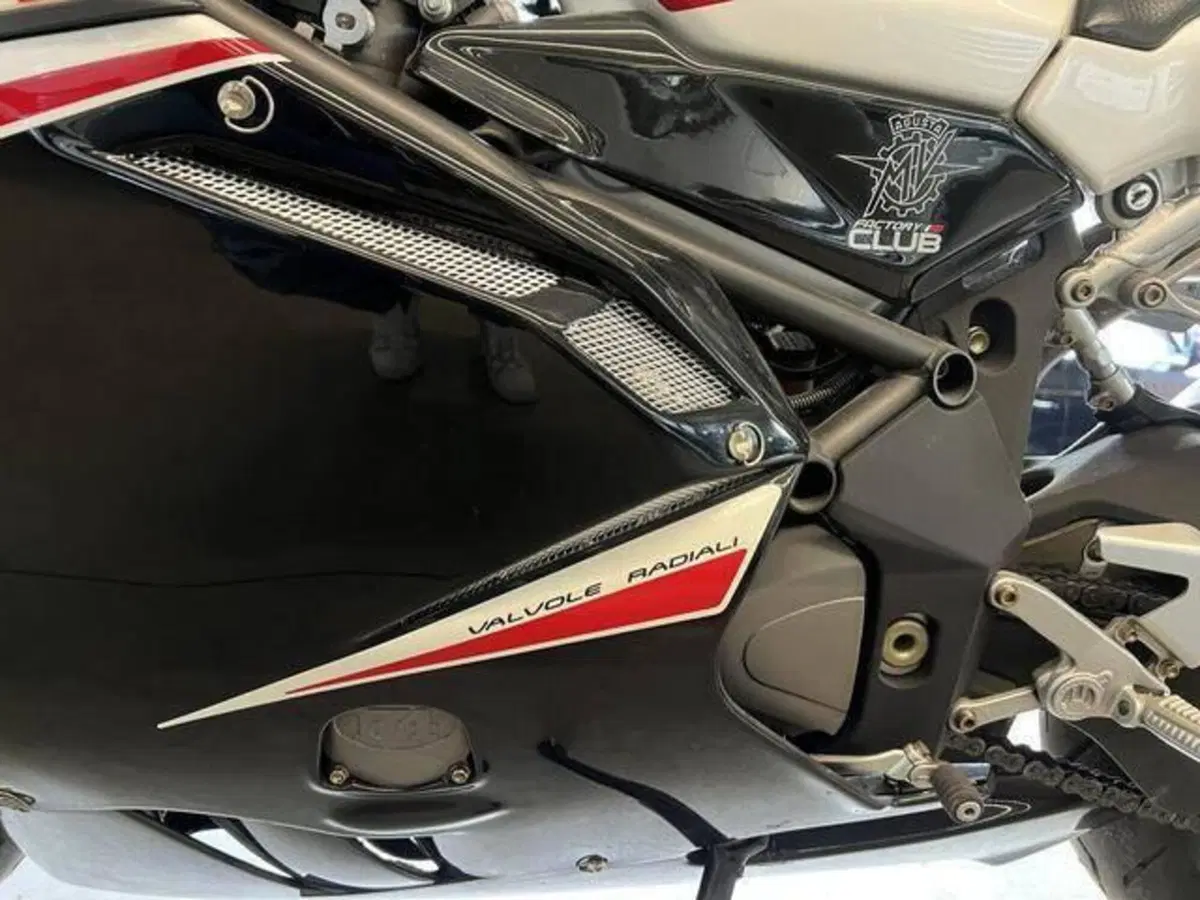 MV Agusta F4 1000 312 R (2007 - 09) (11)