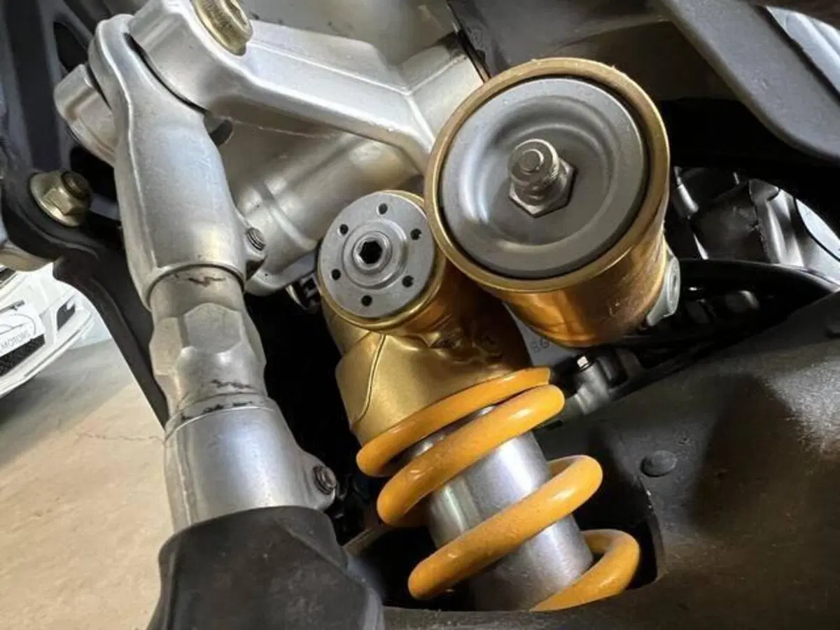 MV Agusta F4 1000 312 R (2007 - 09) (12)