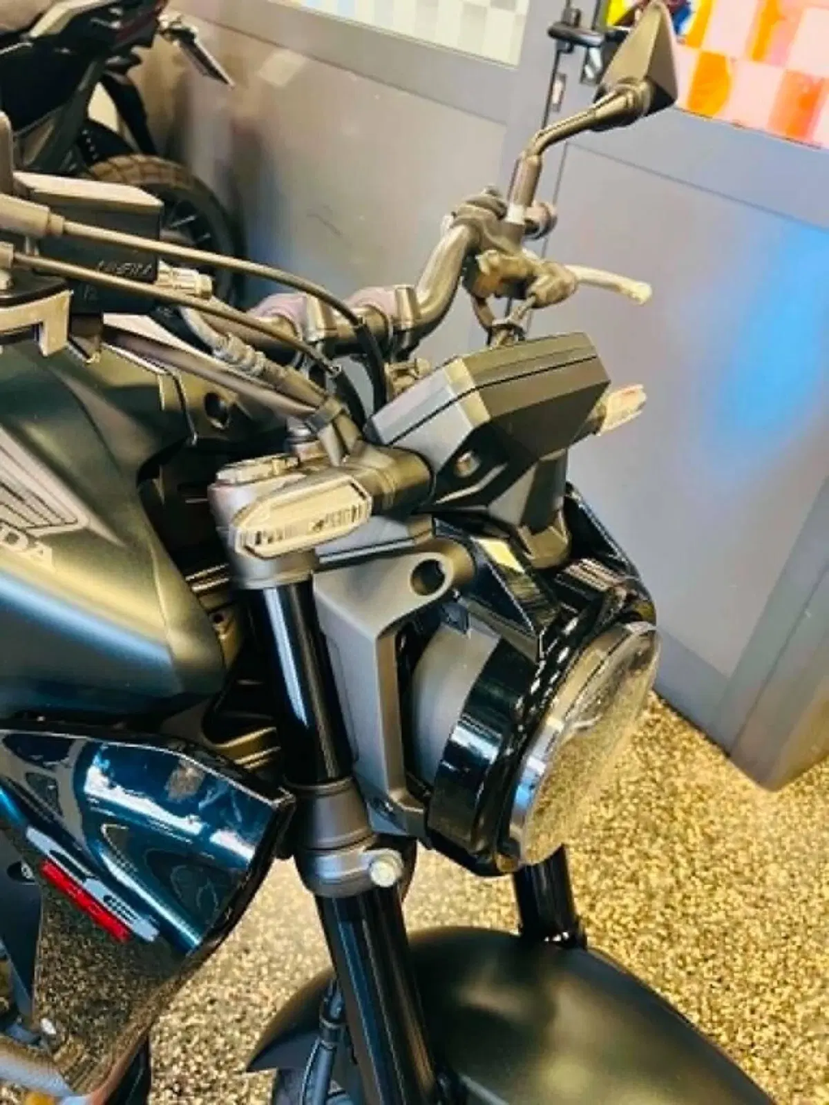 Honda CB 300 R (2022 - 26) (3)