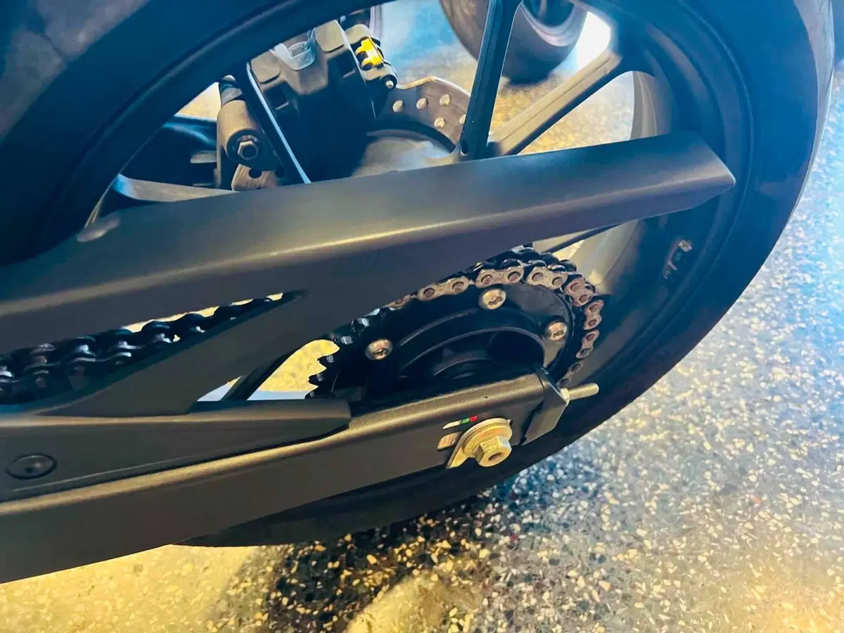 Honda CB 300 R (2022 - 26) (7)