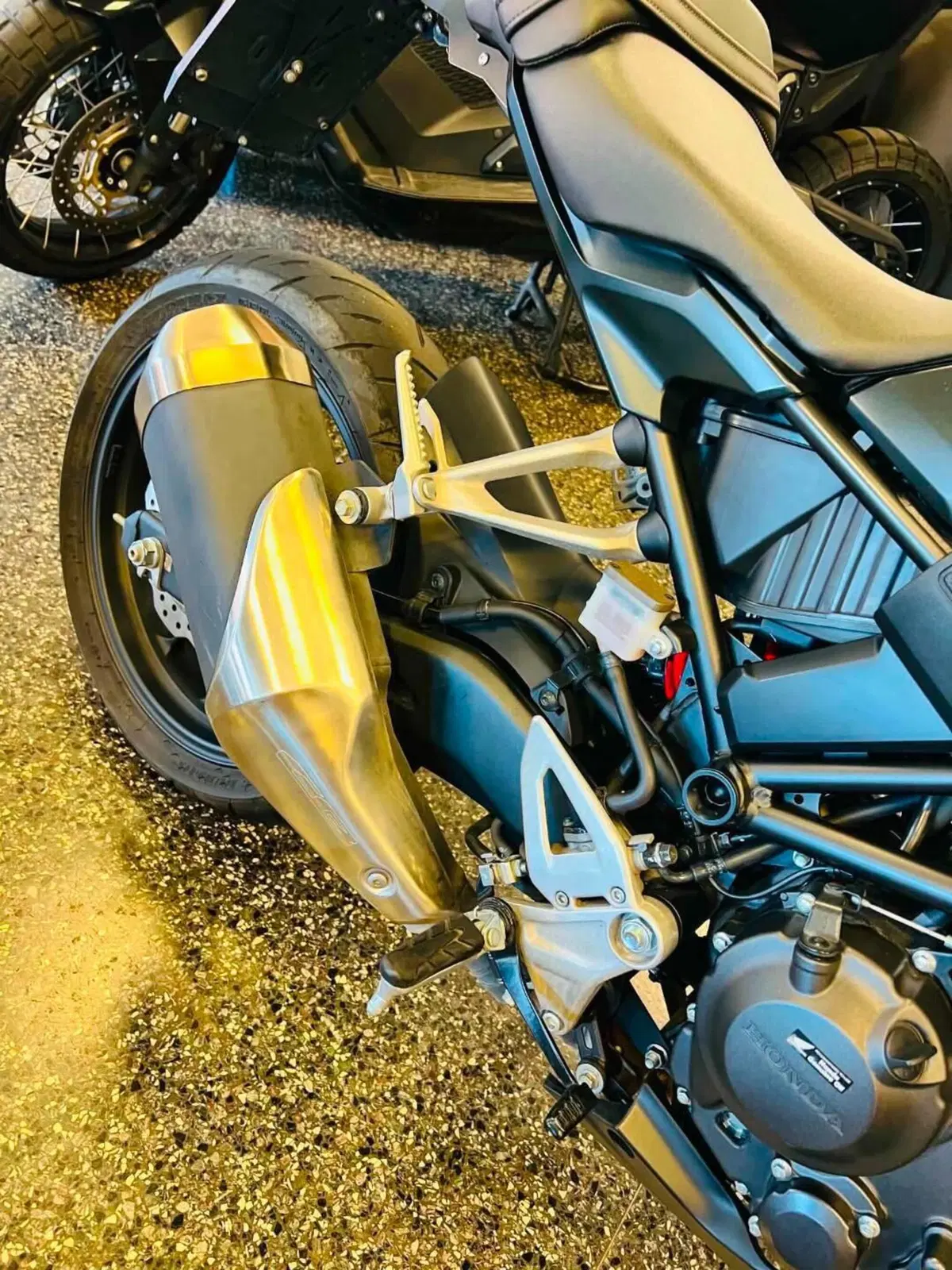 Honda CB 300 R (2022 - 26) (6)