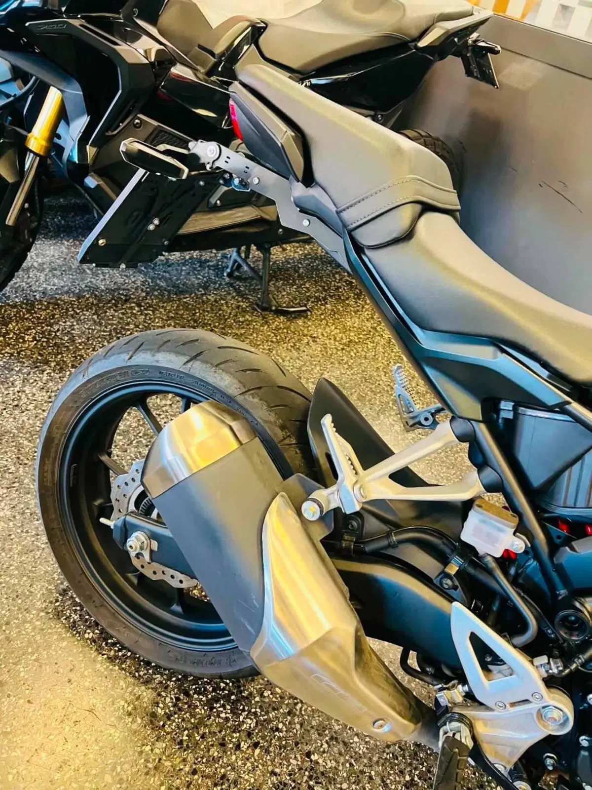 Honda CB 300 R (2022 - 26) (10)