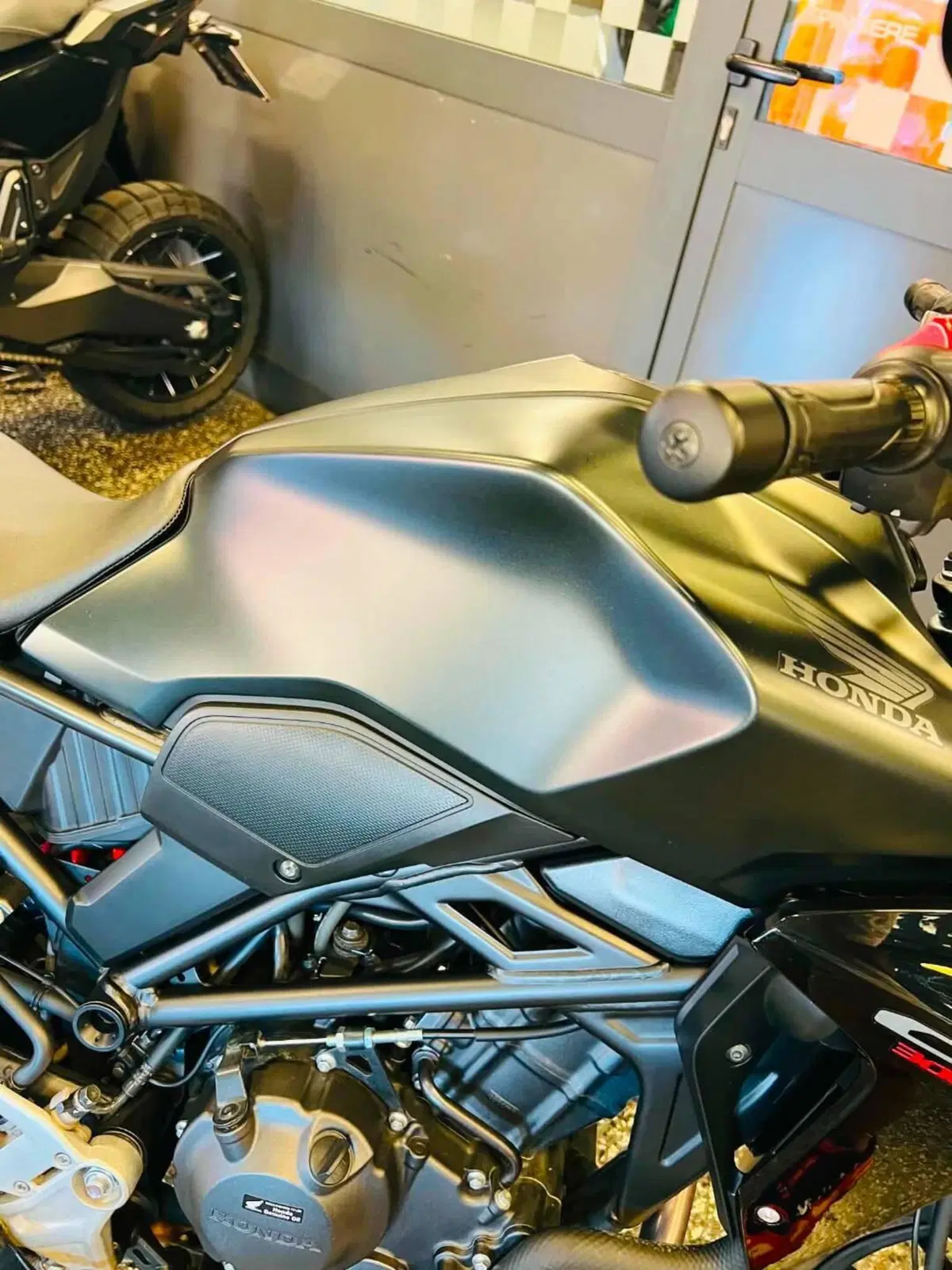 Honda CB 300 R (2022 - 26) (13)