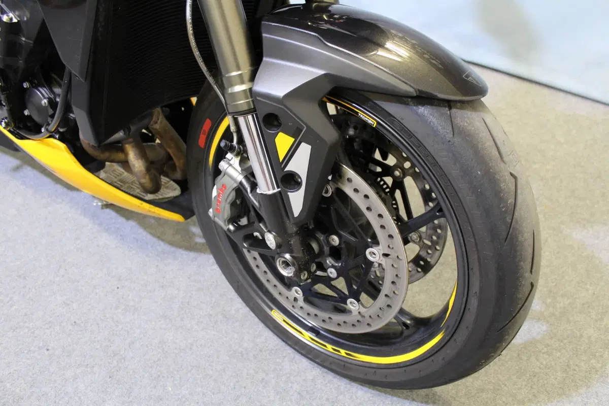 Triumph Street Triple 765 RS (2023 - 26) (7)