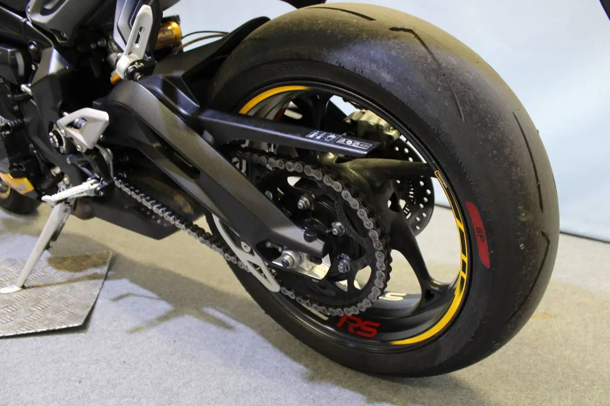 Triumph Street Triple 765 RS (2023 - 26) (15)