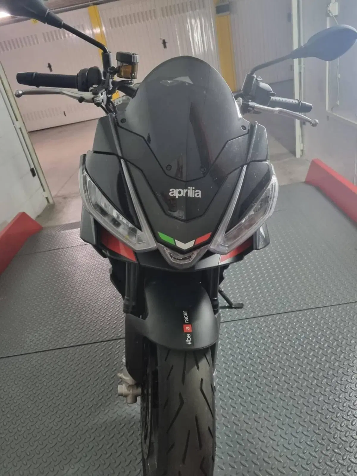 Aprilia Tuono 660 Factory (2022 - 24) (2)