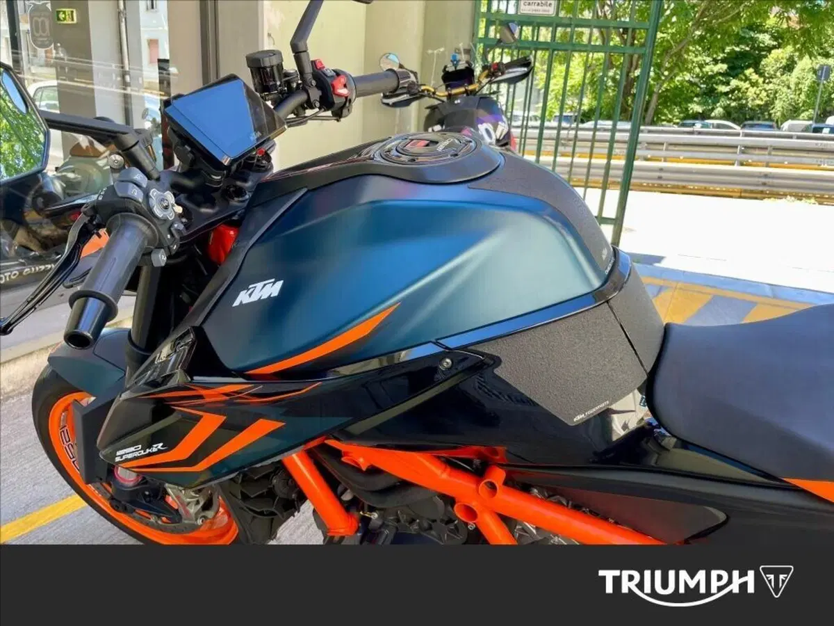 KTM 1290 Super Duke R (2022 - 23) (7)