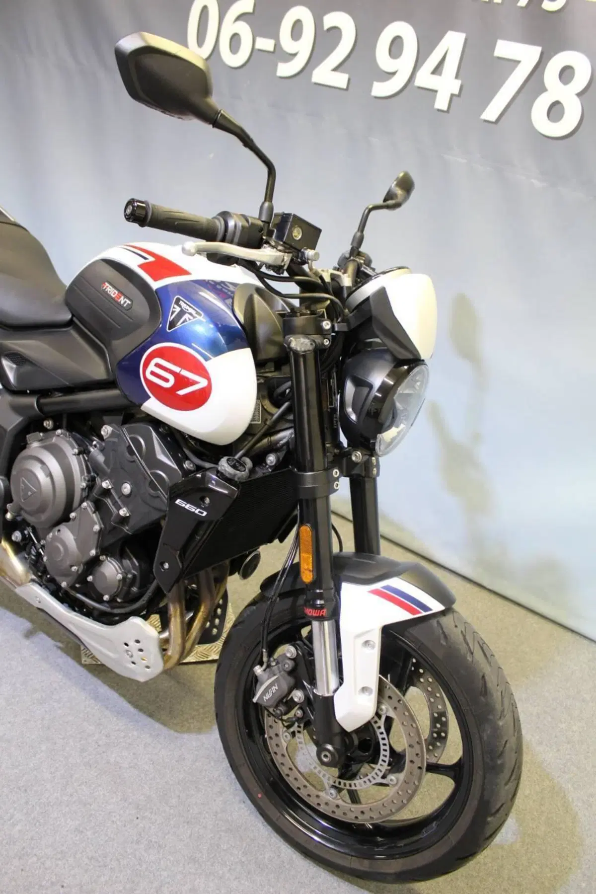Triumph Trident 660 Triple Tribute Edition (2024) (8)