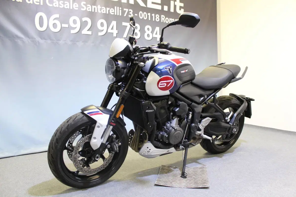 Triumph Trident 660 Triple Tribute Edition (2024) (12)