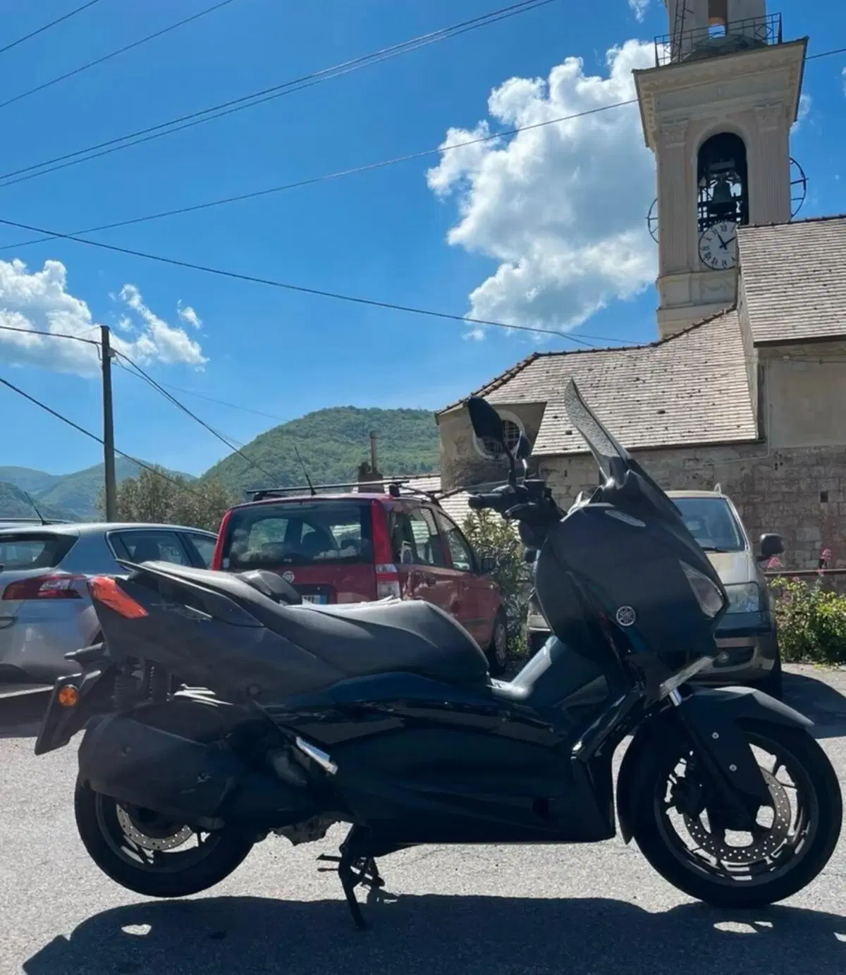 Yamaha X-Max 300 Tech Max (2020) (2)