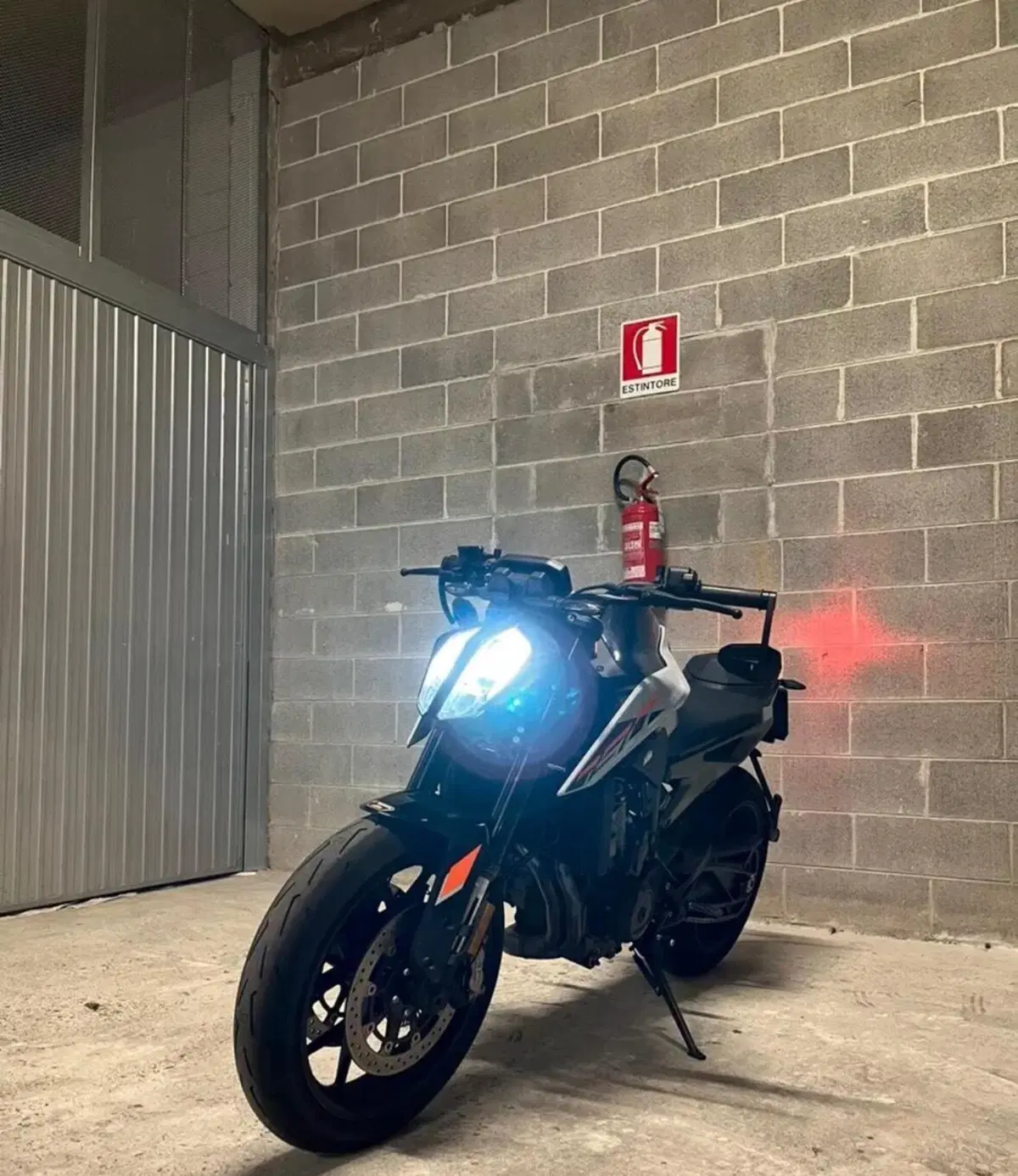 KTM 790 Duke L (2023 - 24)