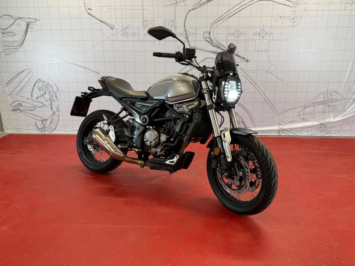 Voge Trofeo 300ACX Scrambler (2021 - 26) (2)