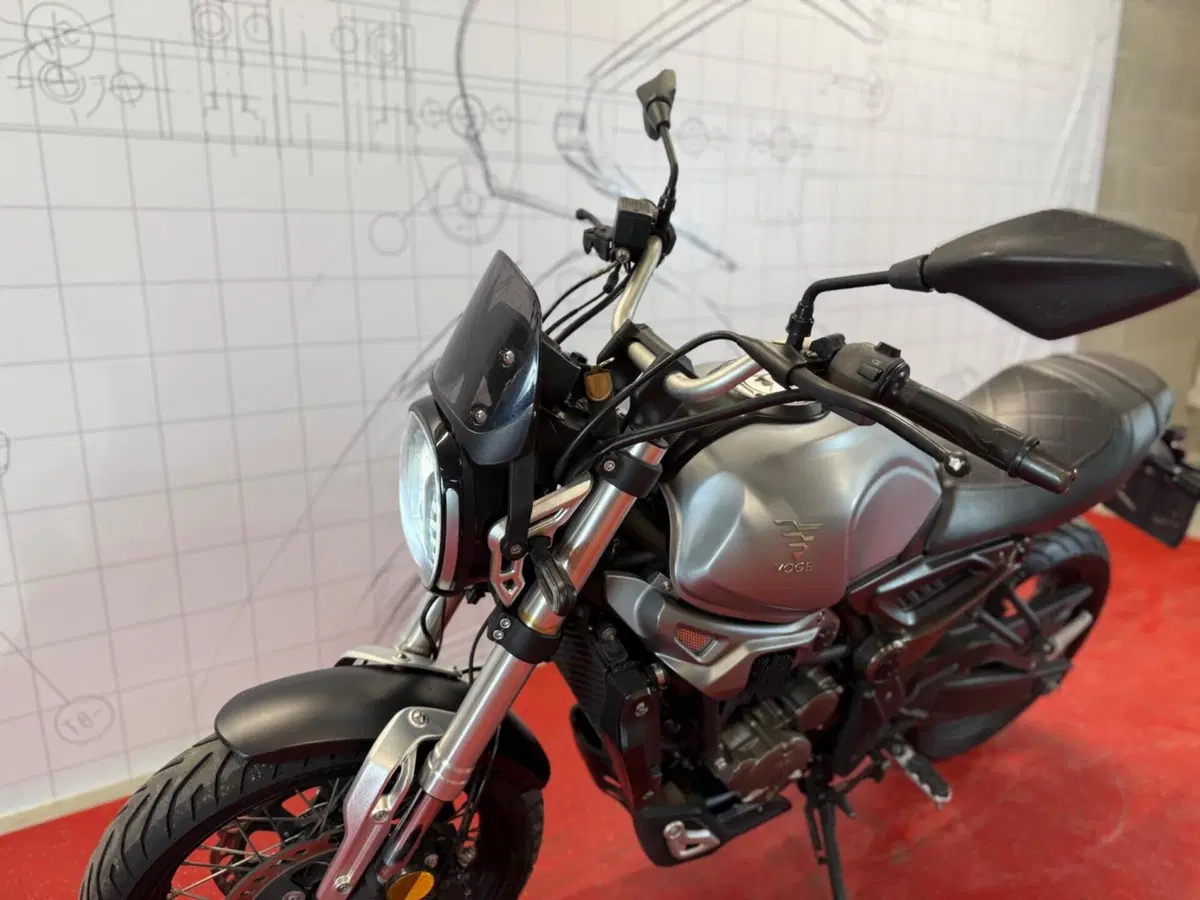 Voge Trofeo 300ACX Scrambler (2021 - 26) (14)