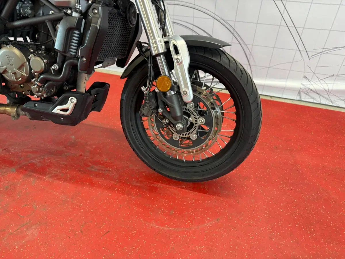 Voge Trofeo 300ACX Scrambler (2021 - 26) (9)