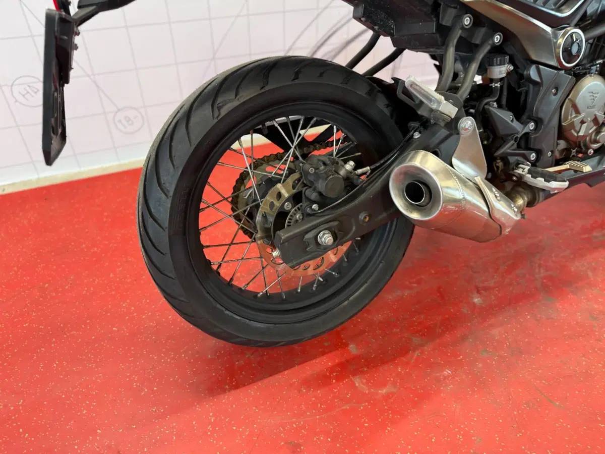 Voge Trofeo 300ACX Scrambler (2021 - 26) (11)