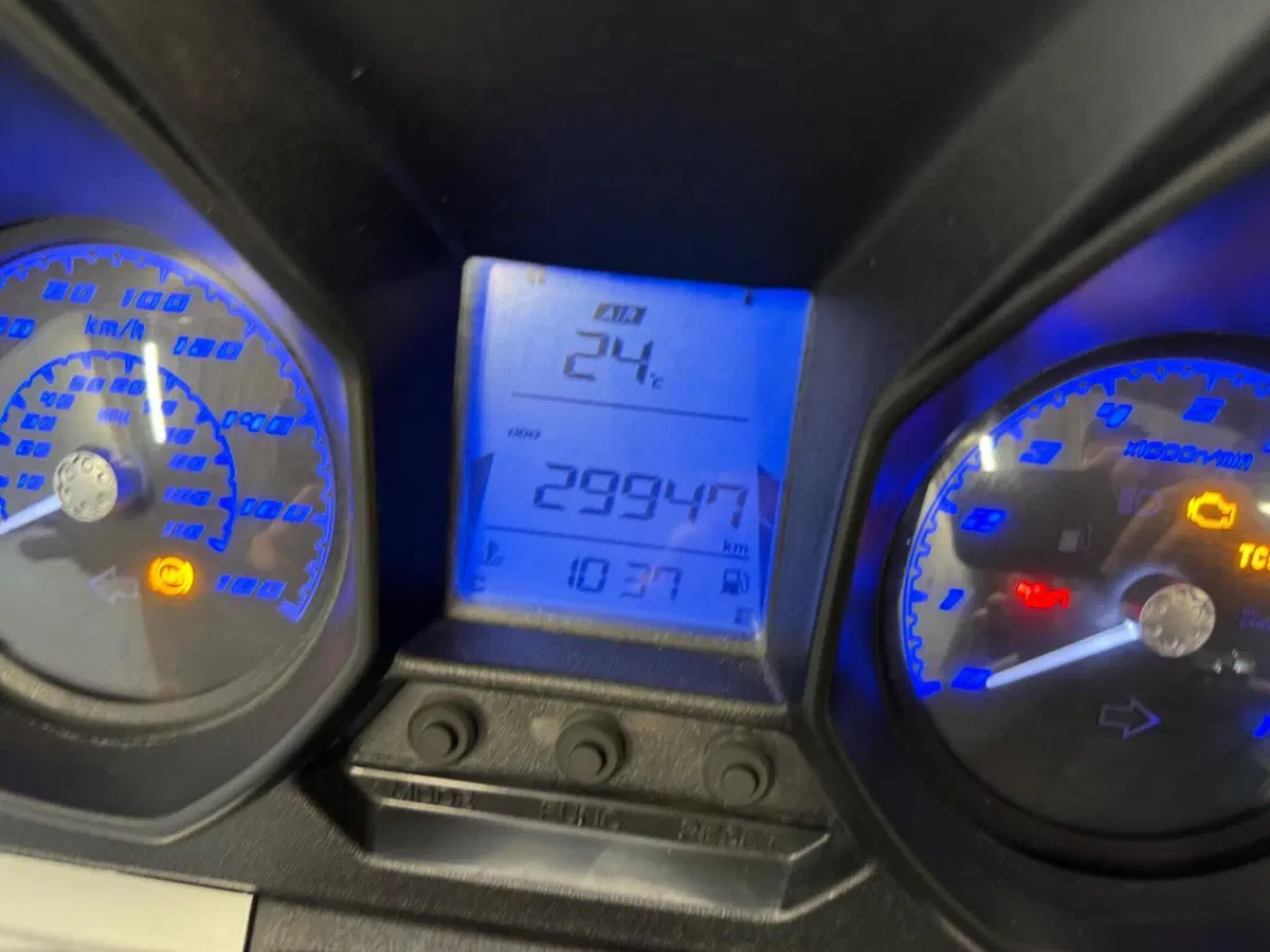Kymco Downtown 350i TCS (2021 - 25) (7)