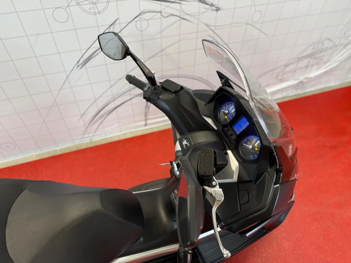 Kymco Downtown 350i TCS (2021 - 25) (8)