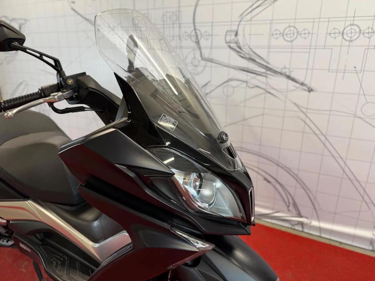 Kymco Downtown 350i TCS (2021 - 25) (10)