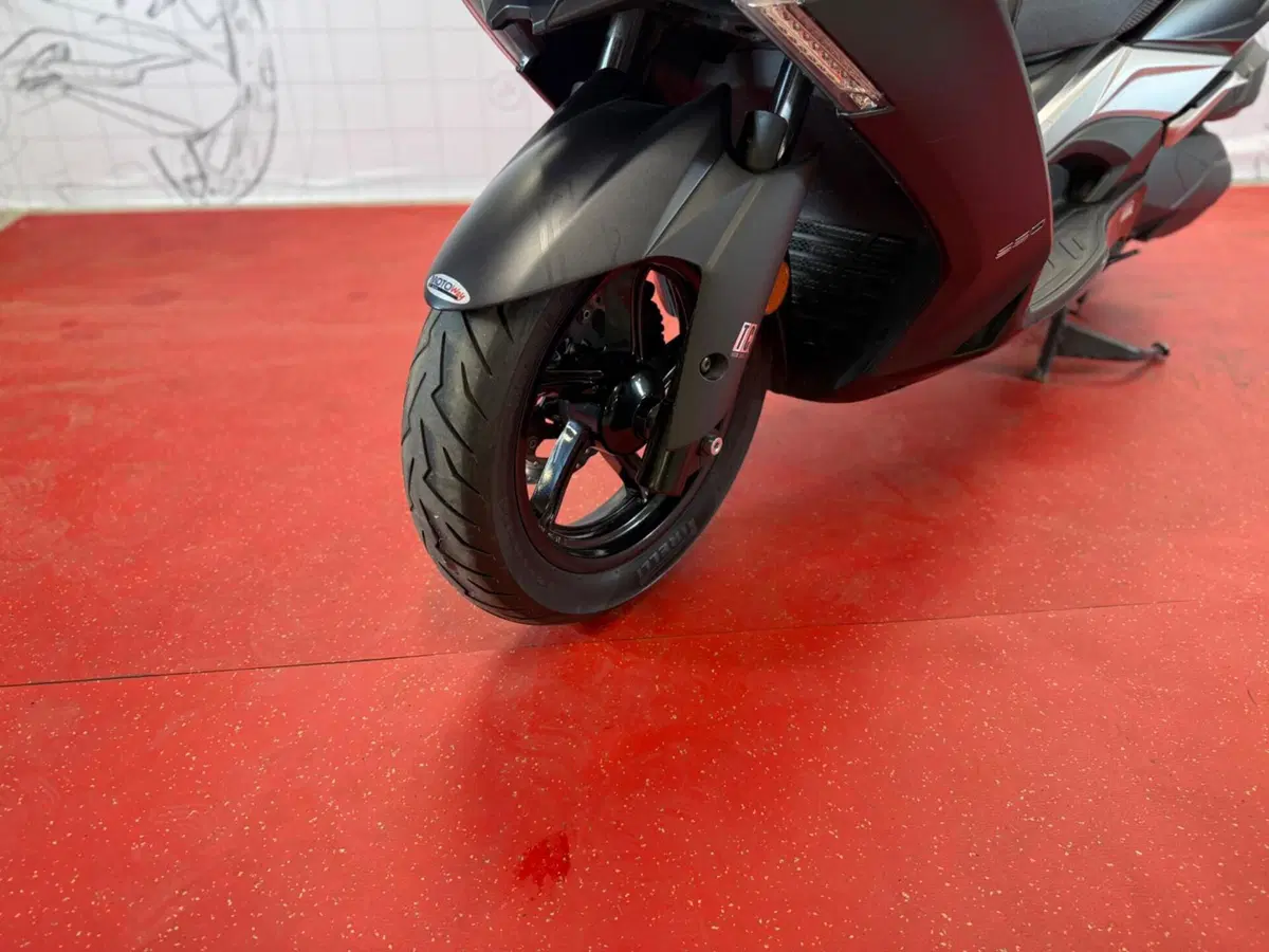 Kymco Downtown 350i TCS (2021 - 25) (13)