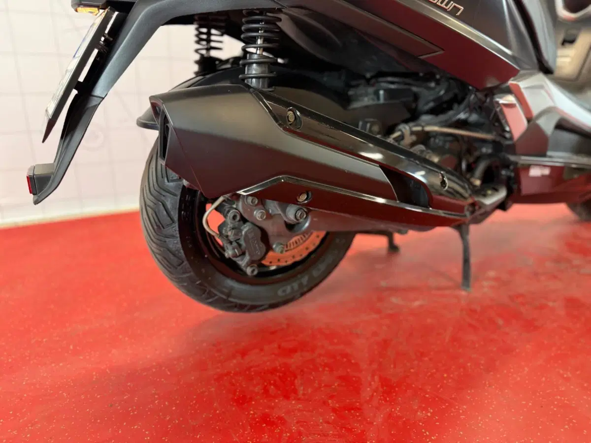 Kymco Downtown 350i TCS (2021 - 25) (12)