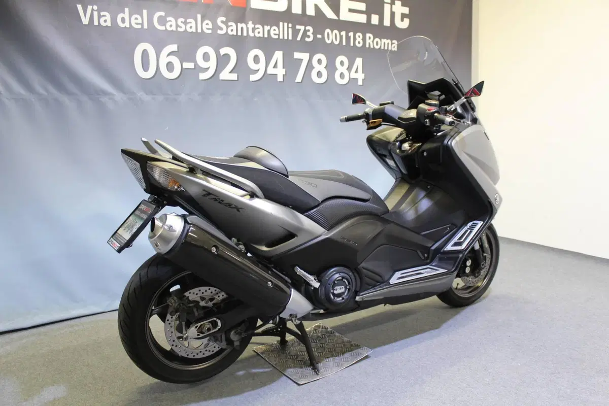Yamaha T-Max 530 (2015 - 16) (4)