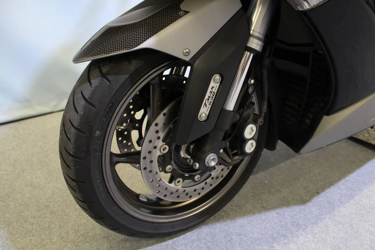 Yamaha T-Max 530 (2015 - 16) (14)