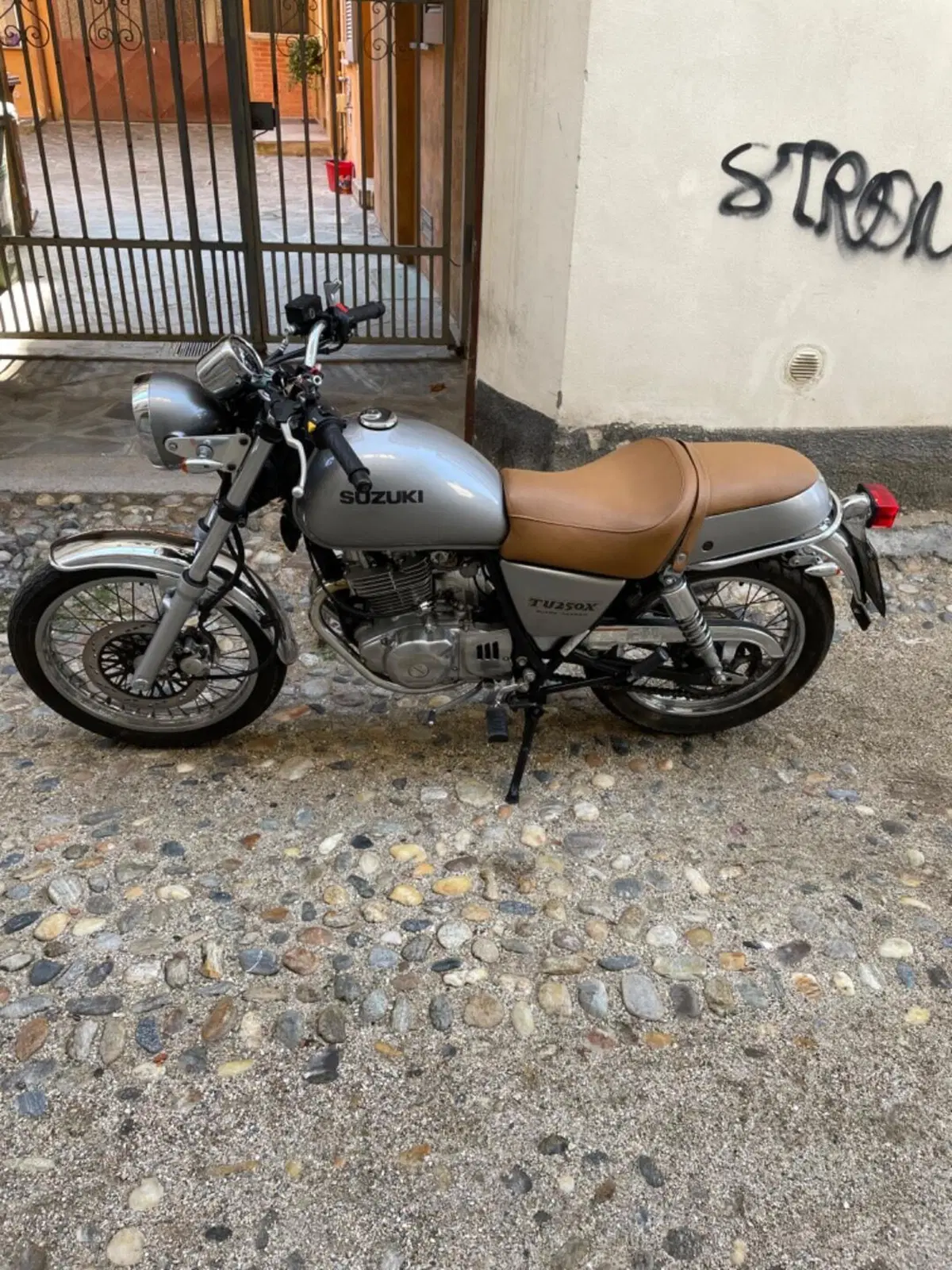 Suzuki TU 250 XX Super Classic (1996 - 00) (3)