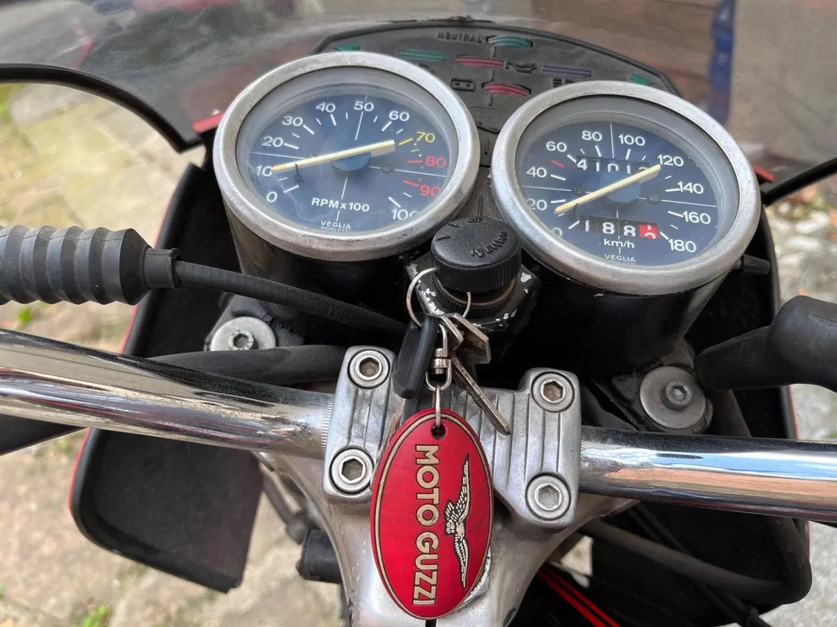 Moto Guzzi V50 III (6)