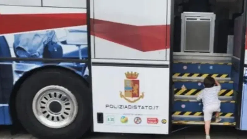 "E&hellip; state con noi": parte la campagna estiva per la sicurezza stradale della Polizia