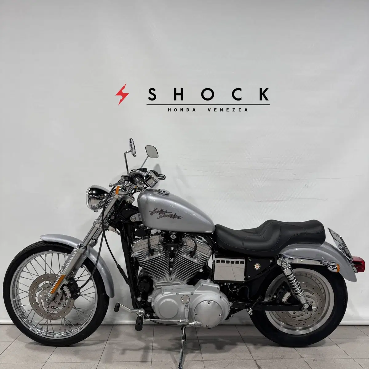 Harley-Davidson 883 Custom (2001 - 05) - XL 53C (3)